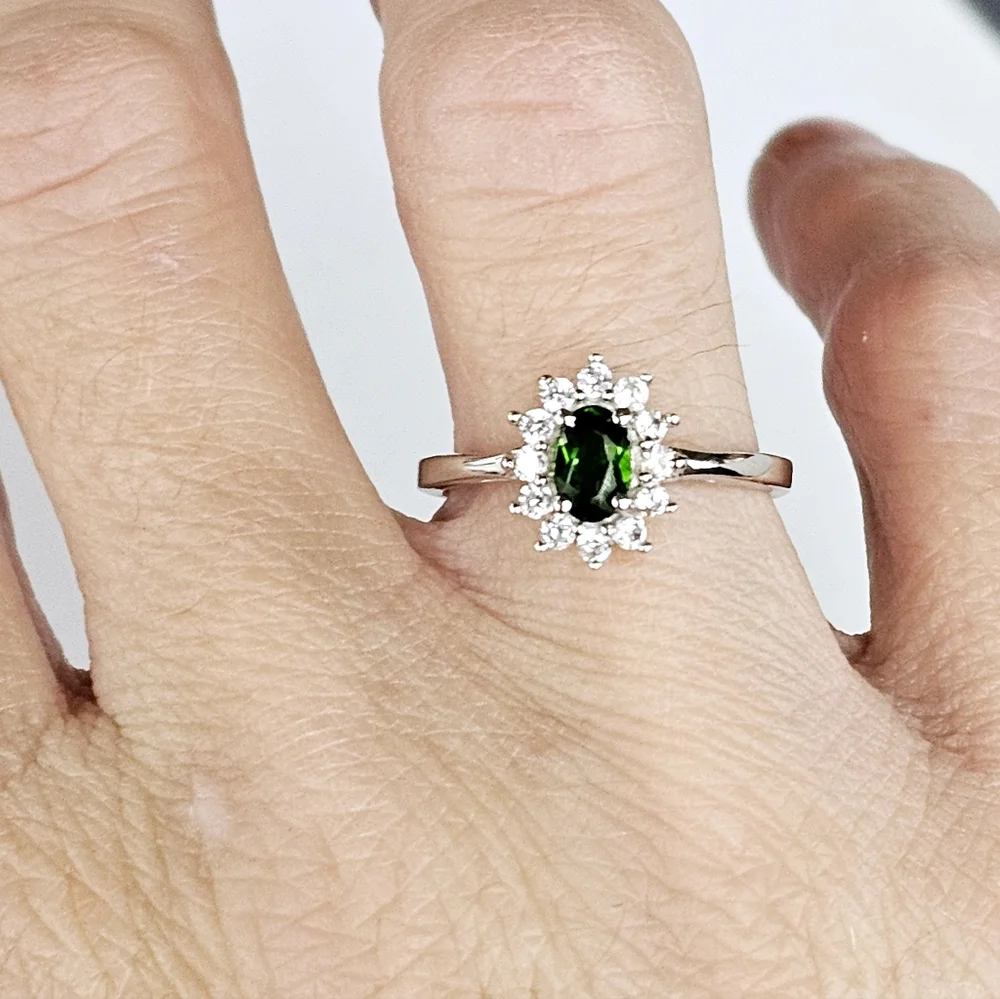 Elegant Genuine Chrome Diopside & White Zircon Ring Platinum over 925! Sz 6! - Picture 4 of 4